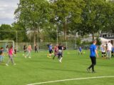 Laatste training S.K.N.W.K. JO9-1 van seizoen 2022-2023 (partijtje tegen de ouders) (171/178)